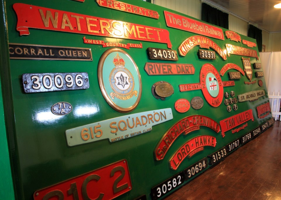 Nameplate2