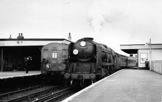 BR(S) West Country class 34004 'Yeovil' at Lewisham Station, Greater London with an up Kent Coast (via Dartford Loop) service on Saturday 30 May 1959 - J.H.W. Kent [001718]