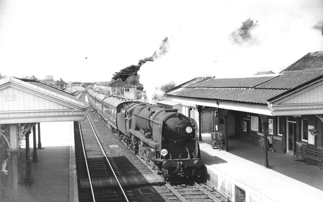 BR(S) West Country class 34047 'Callington' at New Milton Station, Hampshire with the 11.38am Poole - Wolverhampton Low Level service on Saturday 14 Aug 1965 - J.H.W. Kent [001959]