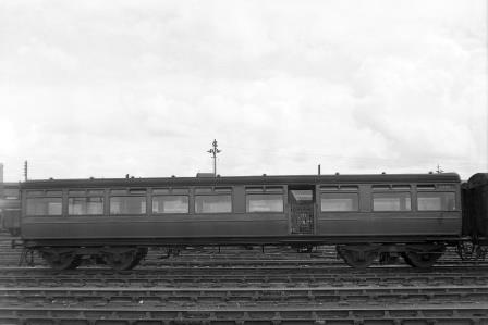 S737 at Eastleigh, Hampshire on Saturday 19 Aug 1950 - J.H.W. Kent [023038]
