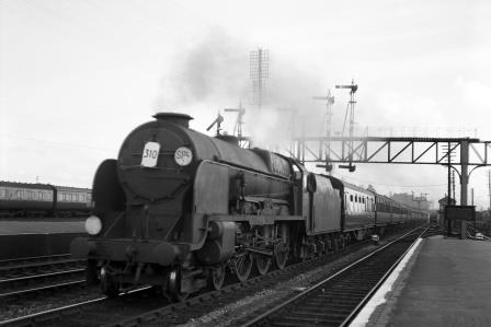 BR(S) Lord Nelson class 30860 'Lord Hawke' at Eastleigh, Hampshire with a Southampton Docks - Waterloo service on Saturday 19 Aug 1950 - J.H.W. Kent [023062]