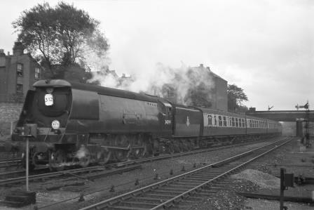 BR(S) West Country class 34099 'Lynmouth' at Wandsworth Road, Greater London with a Ramsgate - Victoria service on Saturday 09 Sep 1950 - J.H.W. Kent [023115]