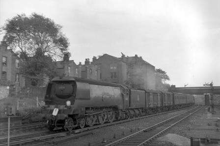 BR(S) West Country class 34101 'Hartland' at Wandsworth Road, Greater London with a Dover Marine or Folkestone Harbour - Victoria service on Saturday 09 Sep 1950 - J.H.W. Kent [023130]