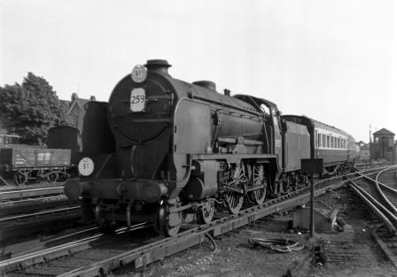 BR(S) Schools class 30927 'Clifton' at Redhill, Surrey with a Kent Coast - Charing Cross service on Saturday 16 Jun 1951 - J.H.W. Kent [025092]