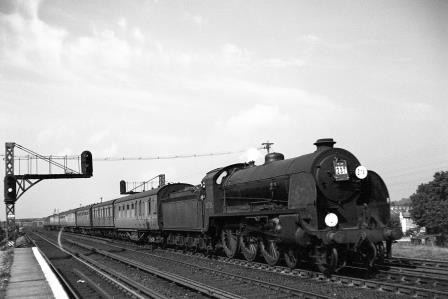 BR(S) King Arthur class 30786 'Sir Lionel' at Raynes Park, Greater London with a Bournemouth - Waterloo service on Saturday 18 Aug 1951 - J.H.W. Kent [025228]