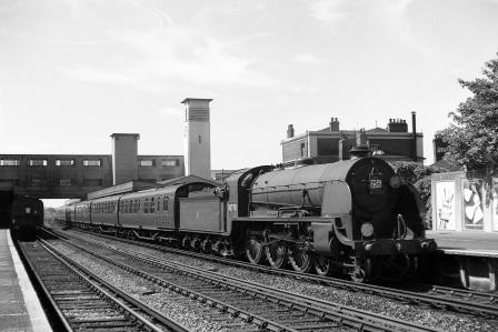 BR(S) King Arthur class 30788 'Sir Urre of the Mount' at Surbiton Station, Greater London with a Bournemouth - Waterloo service on Saturday 18 Aug 1951 - J.H.W. Kent [025245]