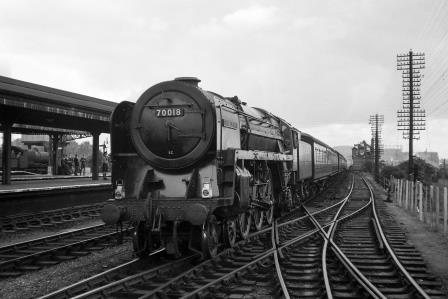 BR(W) Britannia class 70018 'Flying Dutchman' at Reading General Station, Berkshire with a Paddington - Cheltenham service on Monday 20 Aug 1951 - J.H.W. Kent [025283]