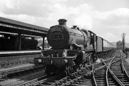 BR(W) Castle class 7025 'Sudeley Castle' at Reading General Station, Berkshire with the down "Merchant Venturer" on Monday 20 Aug 1951 - J.H.W. Kent [025287]