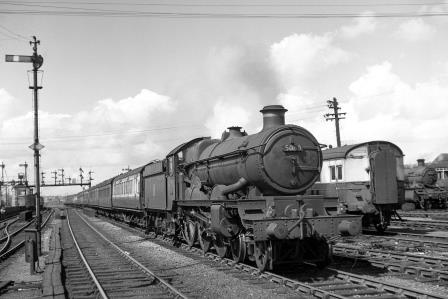 BR(W) Castle class 5080 'Defiant' at Reading General, Berkshire with an up Passenger service on Monday 20 Aug 1951 - J.H.W. Kent [025288]