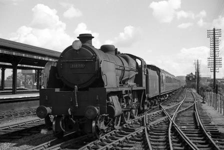 BR(S) U1 class 31899 at Reading General, Berkshire with a Margate - Birkenhead service on Monday 20 Aug 1951 - J.H.W. Kent [025293]