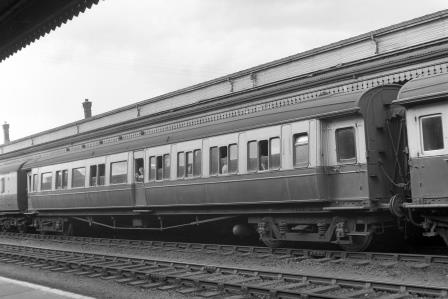 BR(W) W3285 at Reading General, Berkshire with an up Passenger service on Monday 20 Aug 1951 - J.H.W. Kent [025306]