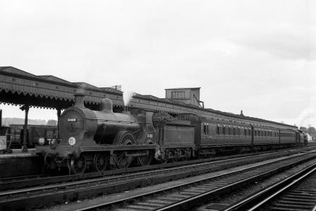 BR(S) D class 31488 at Redhill Station, Surrey with a Redhill - Reading service on Monday 20 Aug 1951 - J.H.W. Kent [025312]