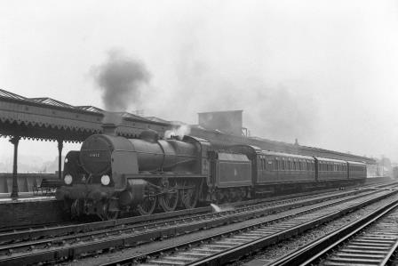 BR(S) U class 31612 at Redhill Station, Surrey with a Redhill - Reading service on Saturday 15 Sep 1951 - J.H.W. Kent [025379]