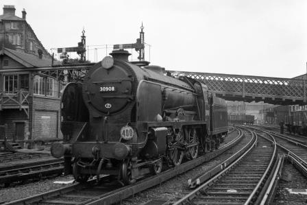 BR(S) Schools class 30908 'Westminster' at Hastings Station, East Sussex Light engine on Saturday 20 Oct 1951 - J.H.W. Kent [025455]