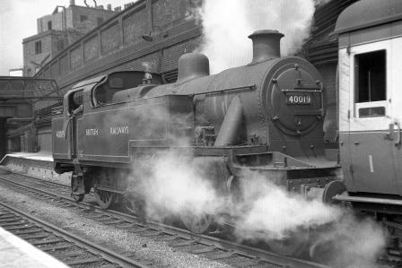 BR(M) 3P class 40019 at Euston Station, Greater London with an Empty stock departure - bunker-first service on Wednesday 17 Jun 1953 - J.H.W. Kent [025512]
