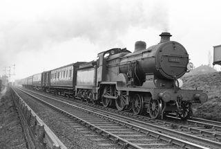 BR(S) D1 class 31492 at Redhill, Surrey with the 2.45pm Redhill - Brighton service on Wednesday 25 Apr 1956 - J.J. Smith [040334]