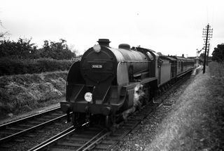 BR(S) S15 class 30829 at Pinhoe, Devon with the 2.08pm Axminster - Exeter service on Saturday 24 Jun 1950 - J.J. Smith [040944]