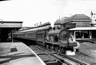 BR(S) D class 31488 at Lewes, East Sussex with the 9.22am Brighton - Tonbridge service on Saturday 08 Jul 1950 - J.J. Smith [040958]