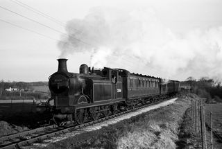 BR(S) E5 class 32406 at Waldron, East Sussex with the 6.16pm Eastbourne - Tonbridge service on Sunday 22 Apr 1951 - J.J. Smith [041352]