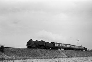 BR(S) N class 31865 south of Polegate, East Sussex with the 5.20pm Victoria - Eastbourne service on Saturday 02 Jul 1960 - J.J. Smith [042007]