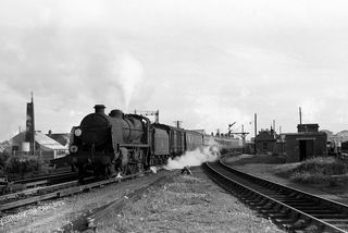BR(S) U class 31639 at Newhaven Town, East Sussex with a Newhaven - Victoria service on Tuesday 07 Aug 1951 - J.J. Smith [042480]