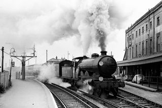 BR(S) Brighton Atlantic class 32425 'Trevose Head' at Newhaven, East Sussex with the 5.48pm Newhavne Harbour - Victoria service on Wednesday 28 May 1952 - J.J. Smith [042920]