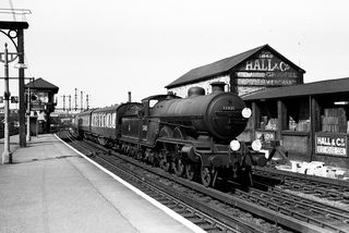 BR(S) Brighton Atlantic class 32421 'South Foreland' at East Croydon Station, Greater London with the 12.35pm Leicester - Hastings service on Saturday 05 Jul 1952 - J.J. Smith [042942]