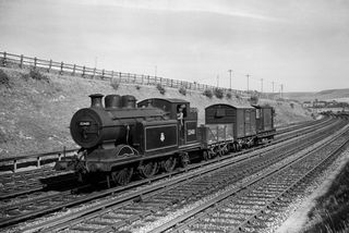BR(S) E5X class 32401 at Southerham, East Sussex with the 3.01pm Freight Eastbourne - Brighton on Thursday 24 Jul 1952 - J.J. Smith [042973]