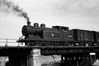 BR(S) E5X class 32401 at Southerham, East Sussex on Thursday 31 Jul 1952 - J.J. Smith [042995]