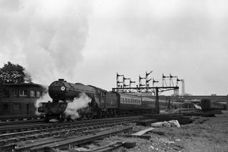 BR(E) V2 class 60908 at Southampton Central, Hampshire with the 10.30am Waterloo - Weymouth service on Saturday 23 May 1953 - J.J. Smith [043121]