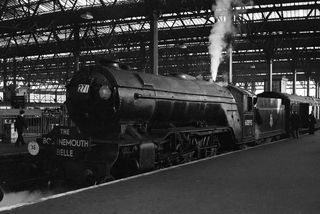 BR(E) V2 class 60893 at Waterloo, Greater London with the up "Bournemouth Belle" on Saturday 23 May 1953 - J.J. Smith [043125]
