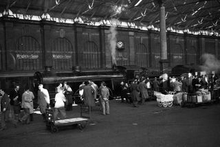 BR(S) Brighton Atlantic class 32424 'Beachy Head' at Victoria, Greater London with the "RCTS Brighton Works Centenary" Rail Tour on Sunday 05 Oct 1952 - J.J. Smith [043197]