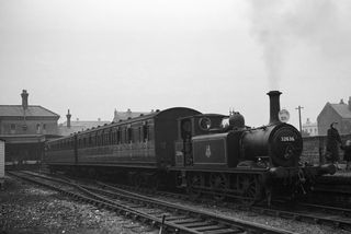 Kemp Town Station, East Sussex with the "RCTS Brighton Works Centenary" Rail Tour on Sunday 19 Oct 1952 - J.J. Smith [043223]