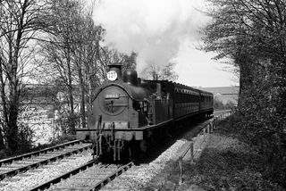 BR(S) R class 31662 leaving Gravesend West, Kent with the 3.04pm Gravesend West - Farningham Road service on Saturday 25 Apr 1953 - J.J. Smith [043268]
