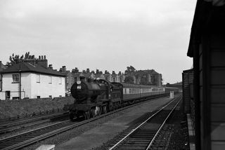 BR(S) E1 class 31504 at Wandsworth Road, Greater London with the 2.00pm Dover Priory - Victoria service on Saturday 06 Jun 1953 - J.J. Smith [043280]