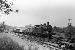 BR(S) E4 class 32464 at Petworth, West Sussex with a Freight Leaving to Horsham on Saturday 05 Jun 1954 - J.J. Smith [043792]