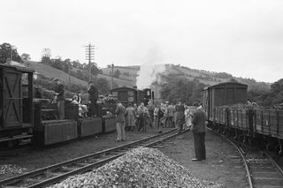 823 'The Countess' at Llanfair, Powys with the "SLS Welshpool Special" Rail Tour on Saturday 19 Jun 1954 - J.J. Smith [043816]