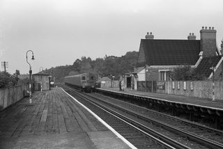 Lordship Lane Station, Greater London on Saturday 18 Sep 1954 - J.J. Smith [044050]