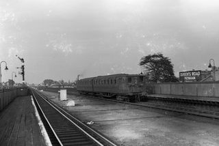 Queens Road Peckham Station, Greater London on Sunday 19 Sep 1954 - J.J. Smith [044069]