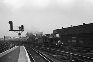 BR(S) D1 class 31749 & BR(S) C class 31576 at London Bridge (E), Greater London with the "RCTS Palace Centenarian" Rail Tour on Sunday 19 Sep 1954 - J.J. Smith [044074]