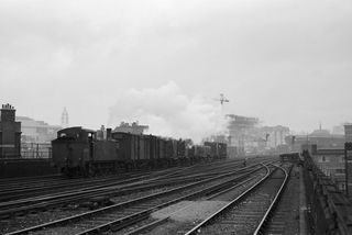 BR(M) 3F class 47211 at Blackfriars, Greater London with an On Southbound Freight on Saturday 20 Dec 1958 - J.J. Smith [045085]