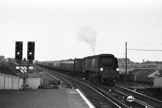 BR(S) Battle of Britain class 34070 'Manston' at Lewisham, Greater London on Saturday 30 May 1959 - J.J. Smith [045383]