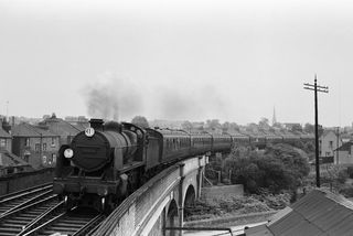 BR(S) N class 31811 at Lewisham, Greater London on Saturday 30 May 1959 - J.J. Smith [045385]