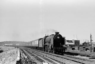 BR(S) Schools class 30909 'St. Paul's' at Chatham Goods, Kent on Saturday 13 Jun 1959 - J.J. Smith [045438]
