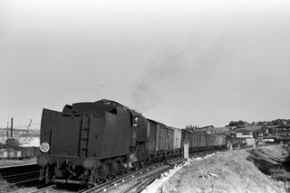 BR(S) Q1 class 33034 at Chatham Goods, Kent on Saturday 13 Jun 1959 - J.J. Smith [045445]