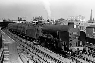 BR(S) Schools class 30938 'St. Olave's' at Camden Road, Greater London on Friday 17 Jul 1959 - J.J. Smith [045507]