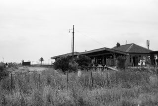 Allhallows Station, Kent on Bank Holiday Monday 03 Aug 1959 - J.J. Smith [045564]