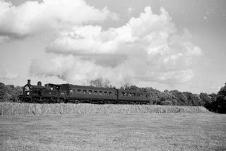BR(S) H class 31518 at Westerham Branch, Kent on Saturday 28 Oct 1961 - J.J. Smith [046039]