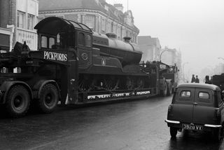 11F class 506 'Butler Henderson' at Clapham, Greater London on Sunday 25 Nov 1962 - J.J. Smith [046318]