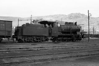 RENFE 040-2433 at Puertollano, Spain on Monday 06 May 1963 - J.J. Smith [046420]